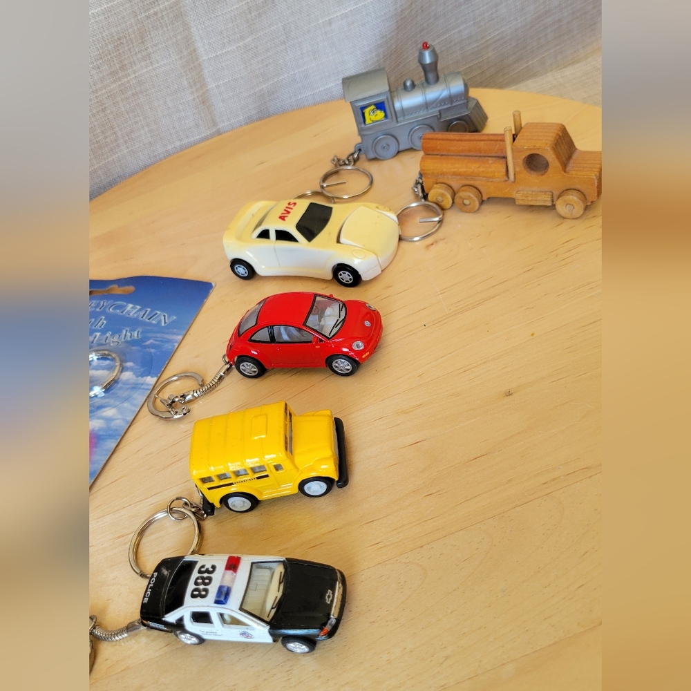 VTG 1990's Lot of 7 Car, Airplane,Train Keychain Keyring Classic LogoKey & Card - Picture 3 of 11